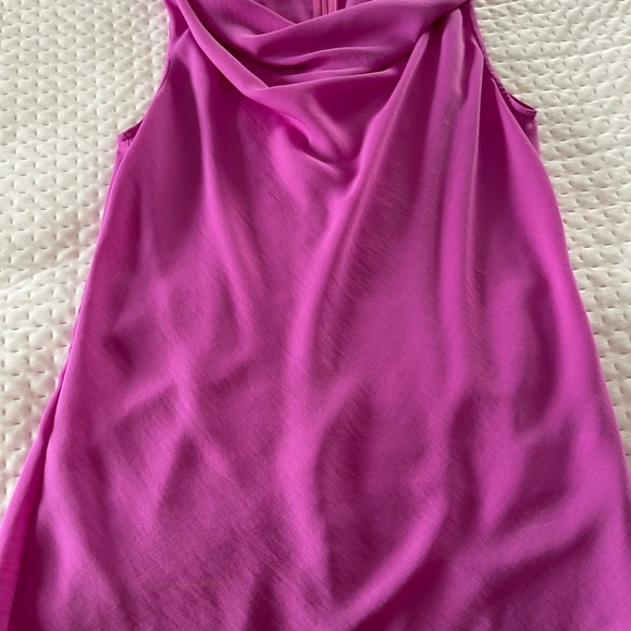 Banana Republic sleeveless blouse cowl neck 💕2 - Picture 4 of 4
